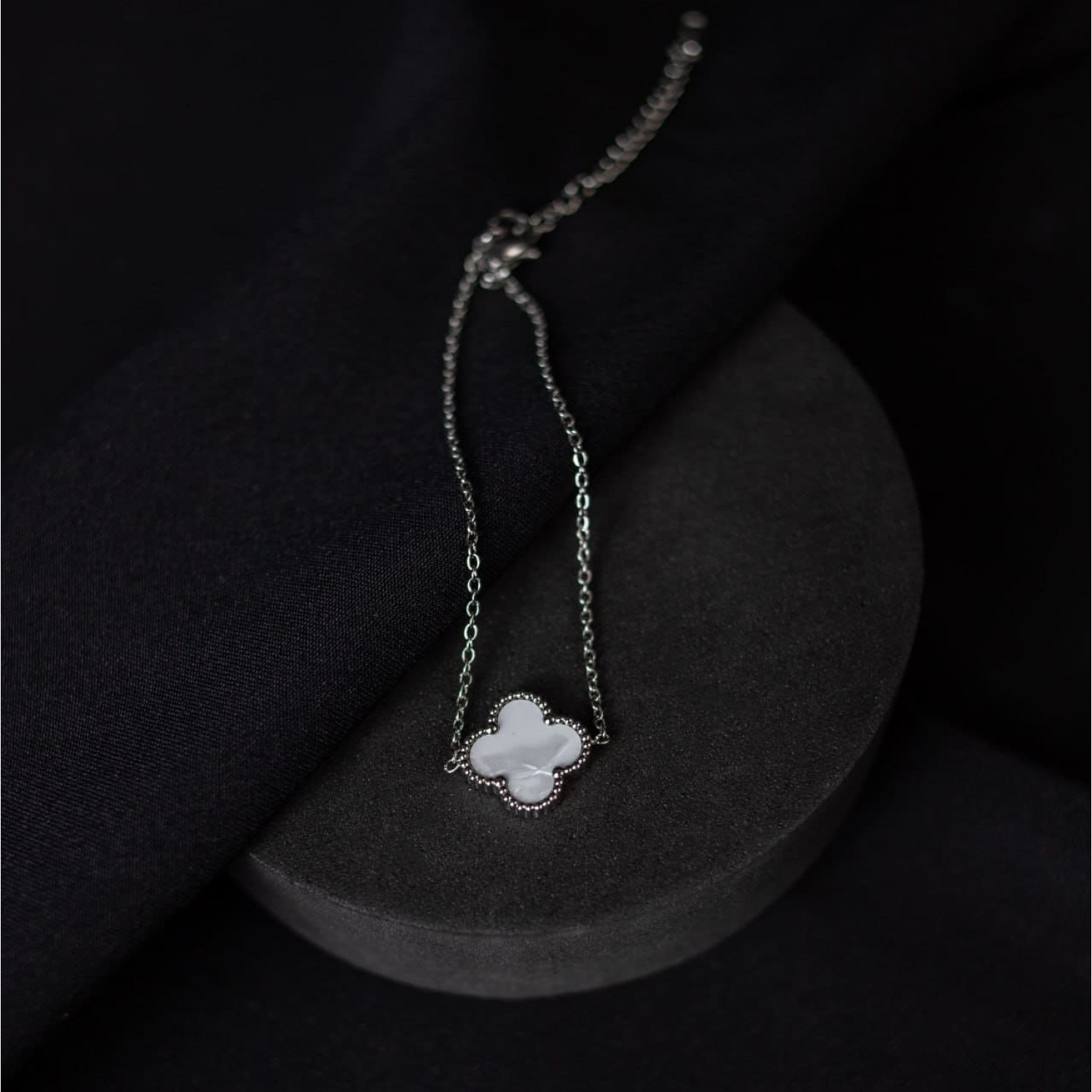 Браслет Clover Charm White