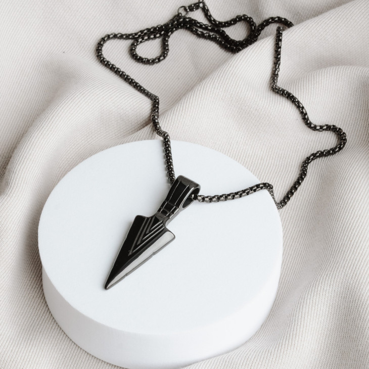 Кулон Black Arrow