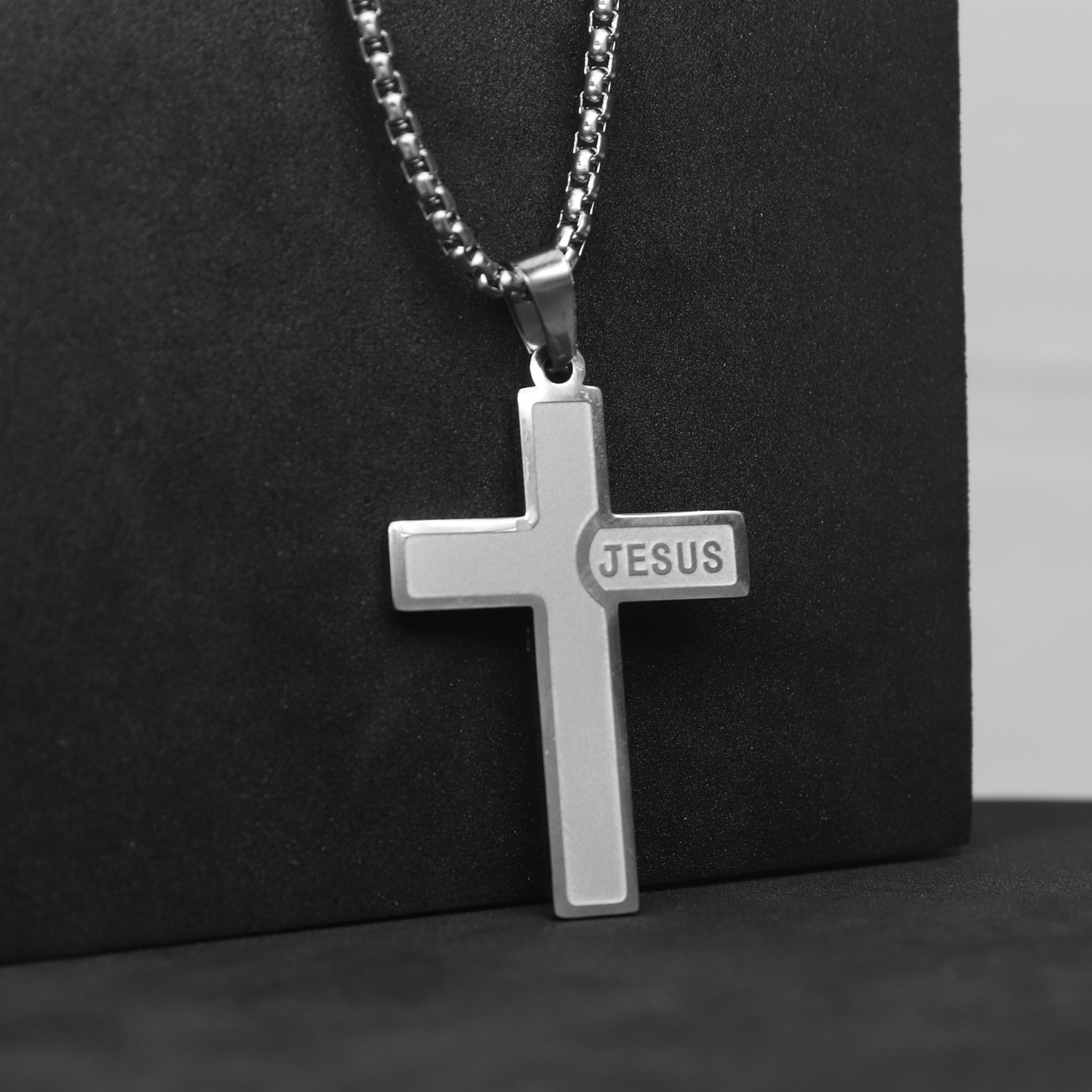 Кулон Jesus
