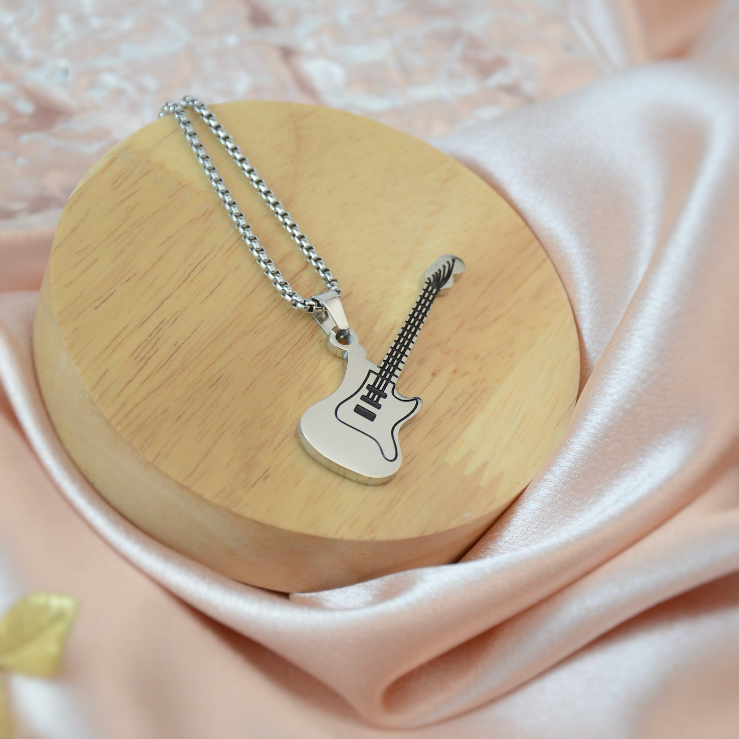 Кулон Guitar