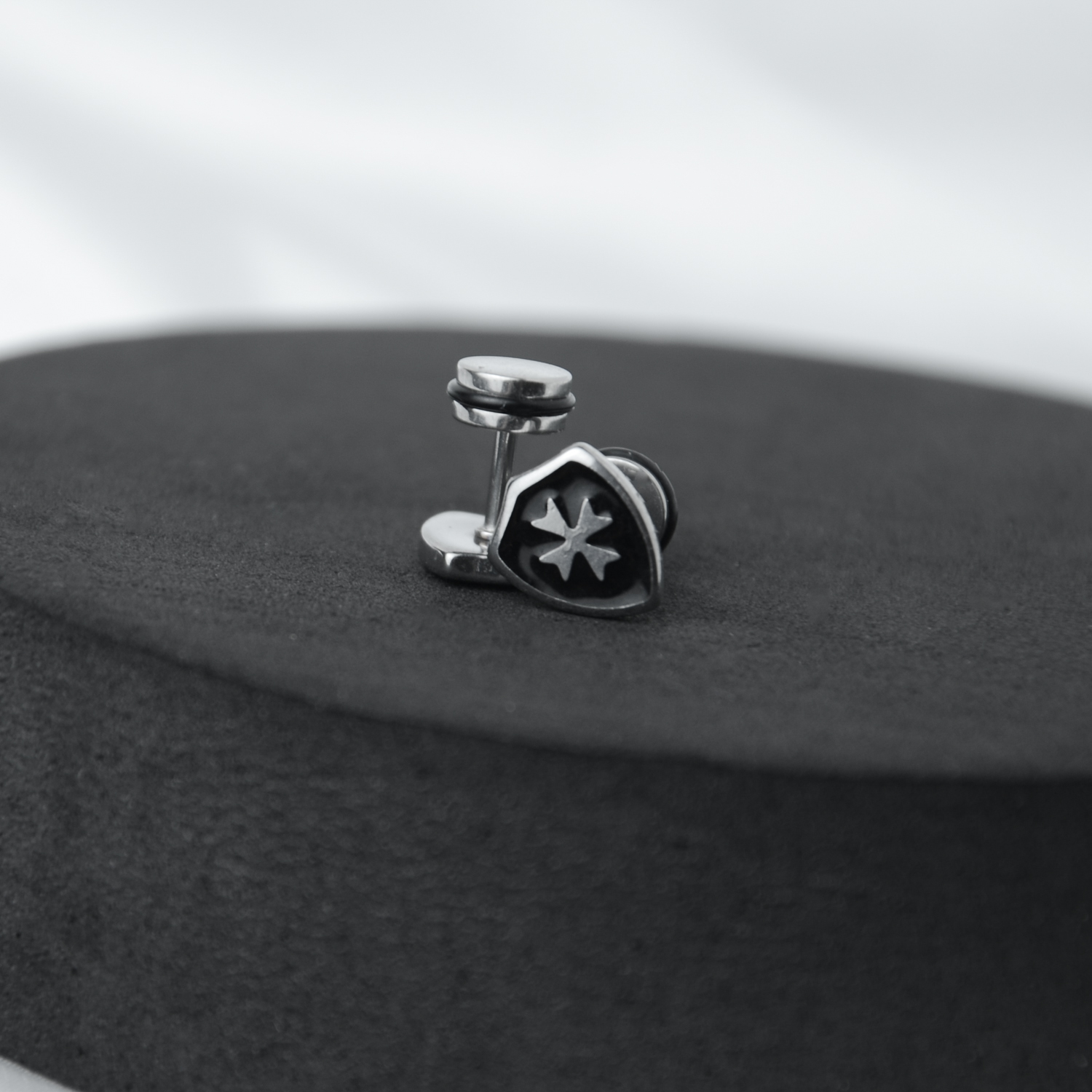 Сережки Shield