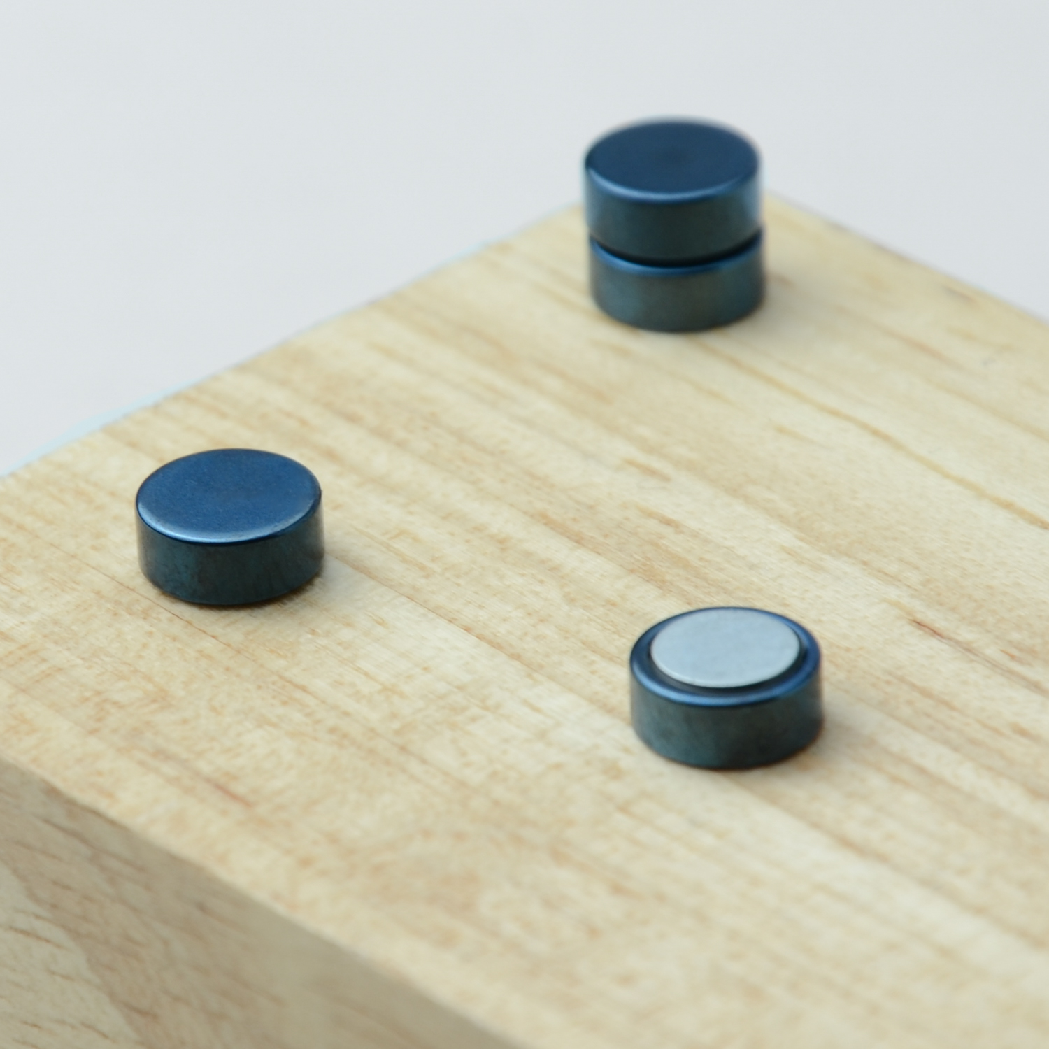 Сережки Magnetic Blue