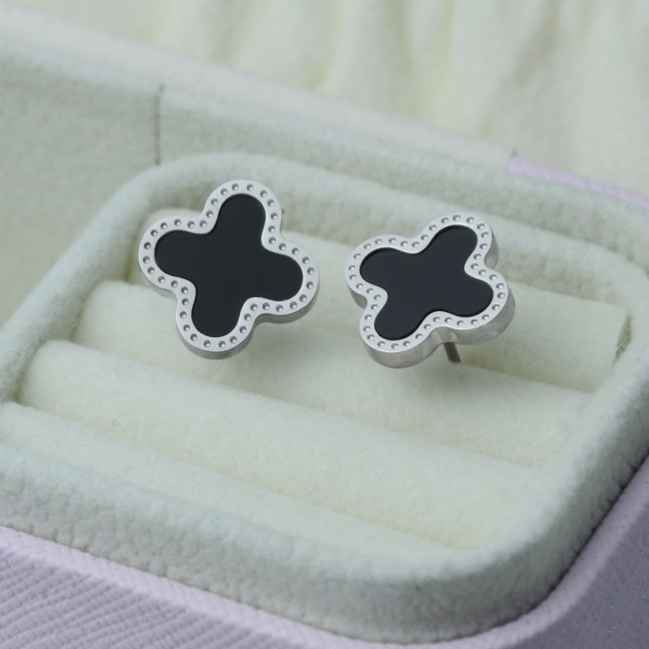 Сережки Clover Studs