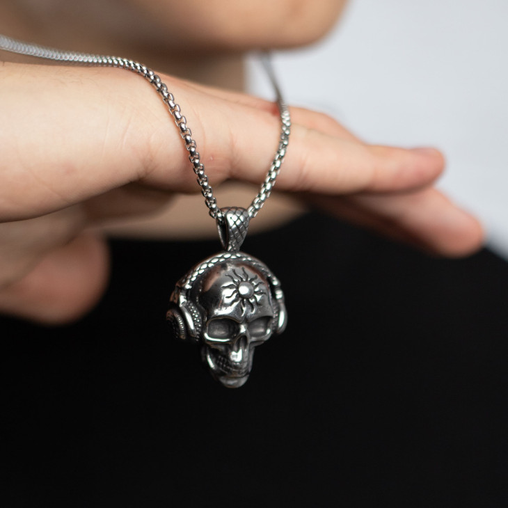 Чоловічий кулон DJ Skull