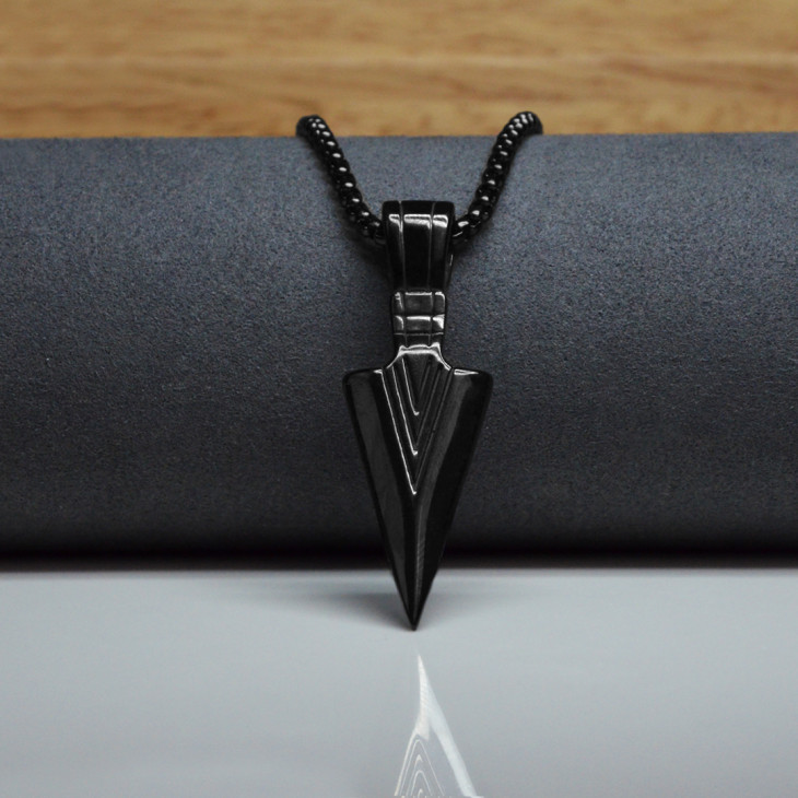 Кулон Black Arrow